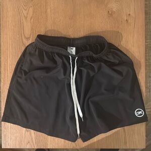 Men’s Cove shorts in black